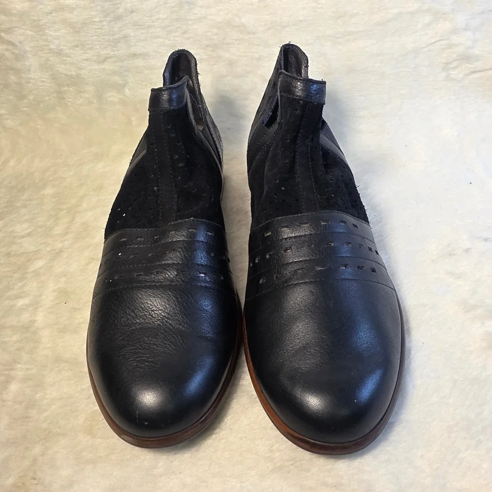 Naot Rivotra Ankle Boots Black Leather Suede Perforated Women 41 Excellent